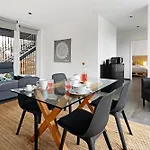 Дом отдыха Rocha Do Mar 1 *