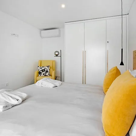 Rocha Do Mar 1 * Biscoitos (Terceira)